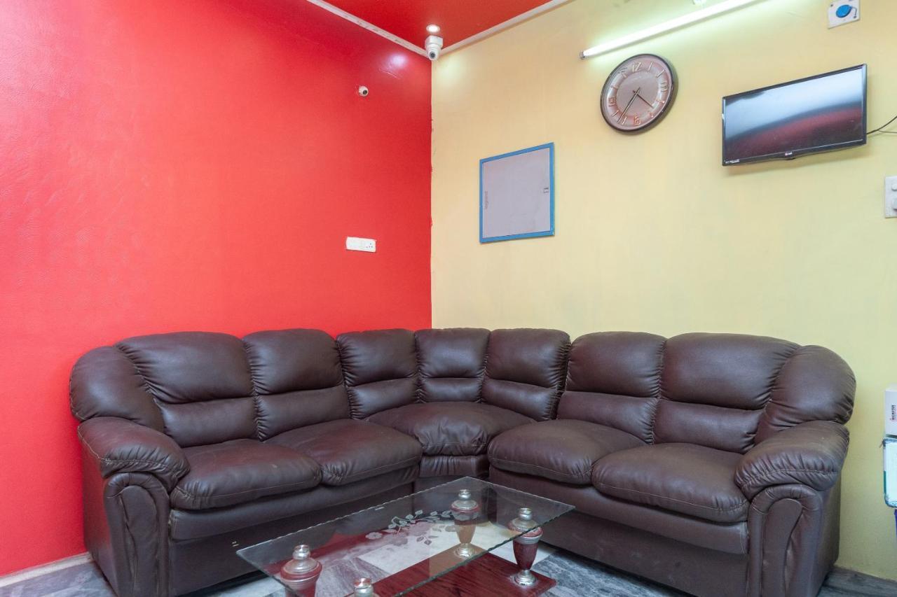 Oyo Flagship 24898 Senthur Murugan Residency Tambaram Extérieur photo
